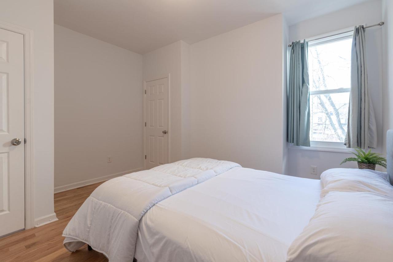 Вилла Tranquil Town House With Parking And Laundry - Just 25 Minutes To Time Square! Джерси-Сити Экстерьер фото
